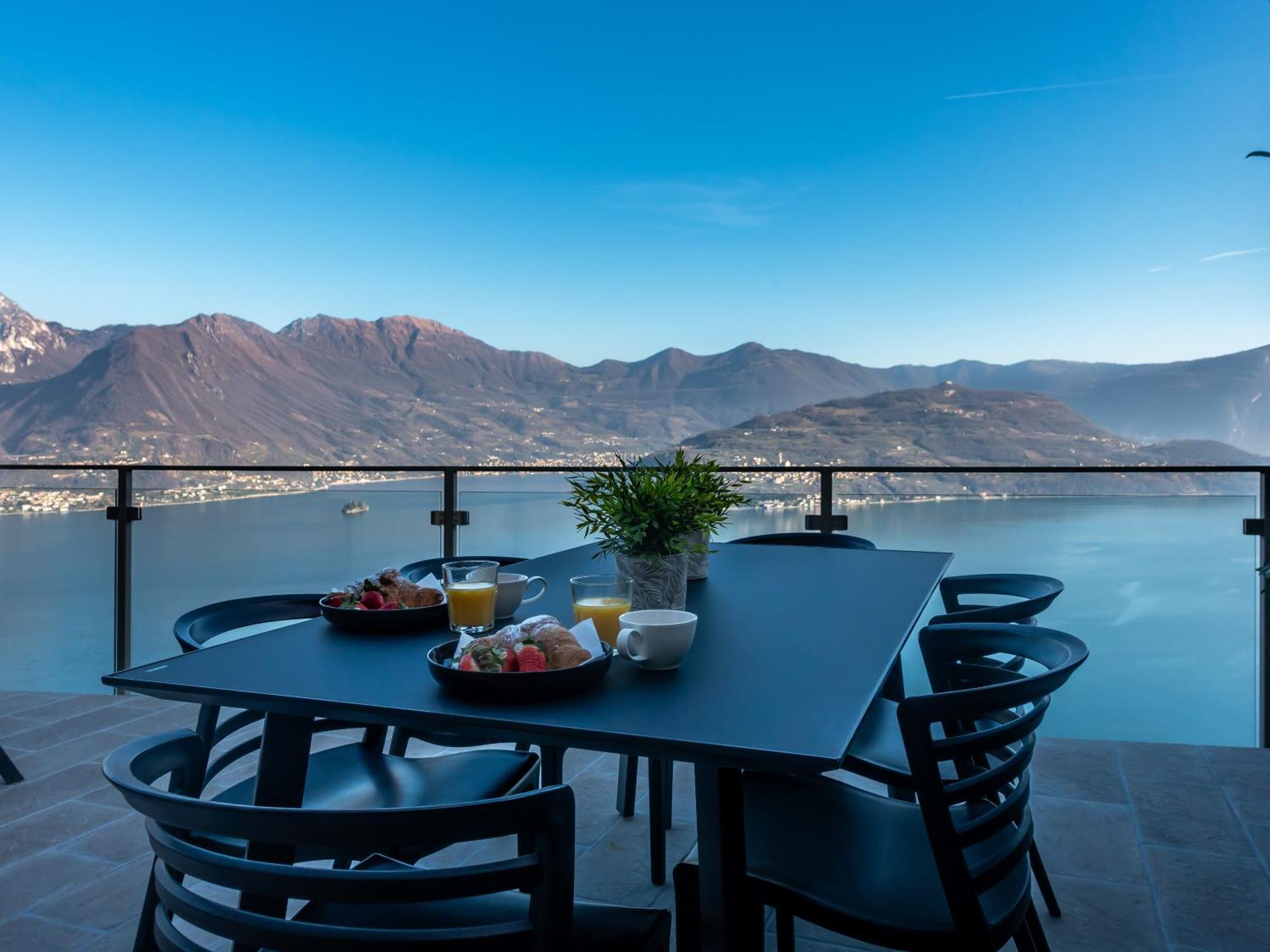 Mia Isola With Lake View, Garden And Swimming Pool Parzanica 外观 照片